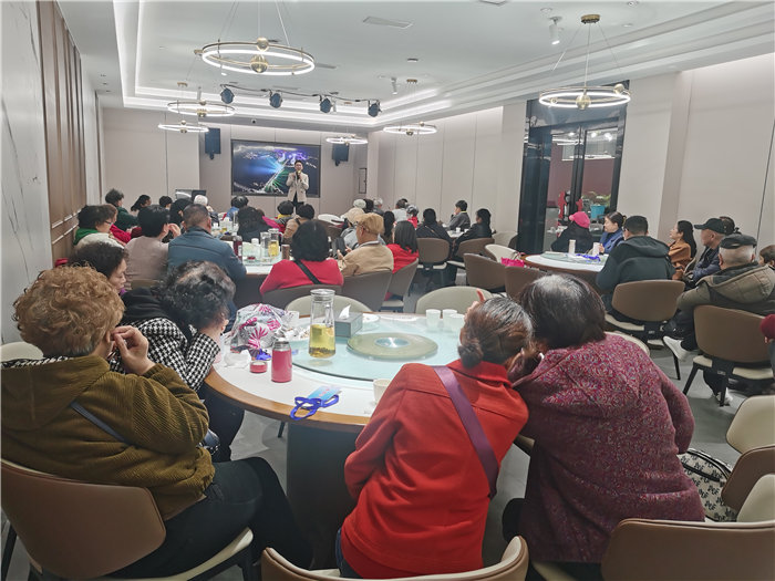 綿陽(yáng)中旅假日旅行社舉行2025年冬季康養(yǎng)線路推薦會(huì)